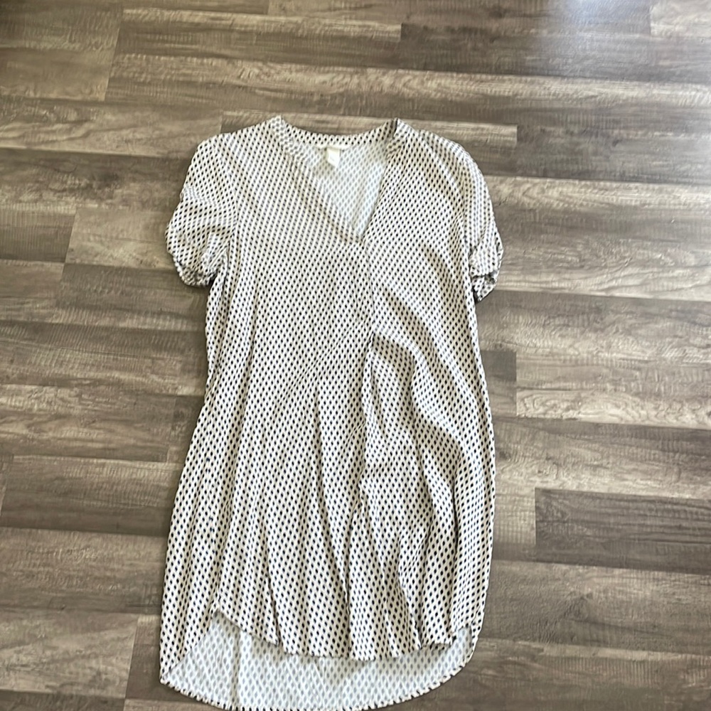 Long flowy shirt/new condition
